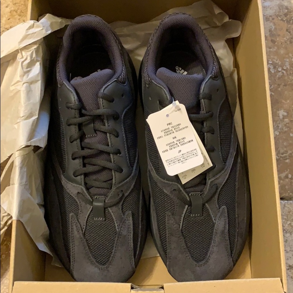 Yeezy Boost 700 NWT